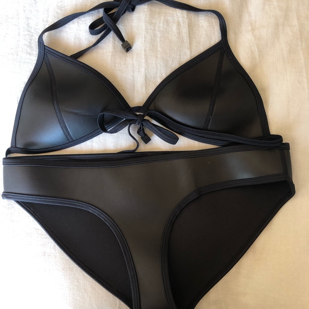 Triangl faux leather bikini black